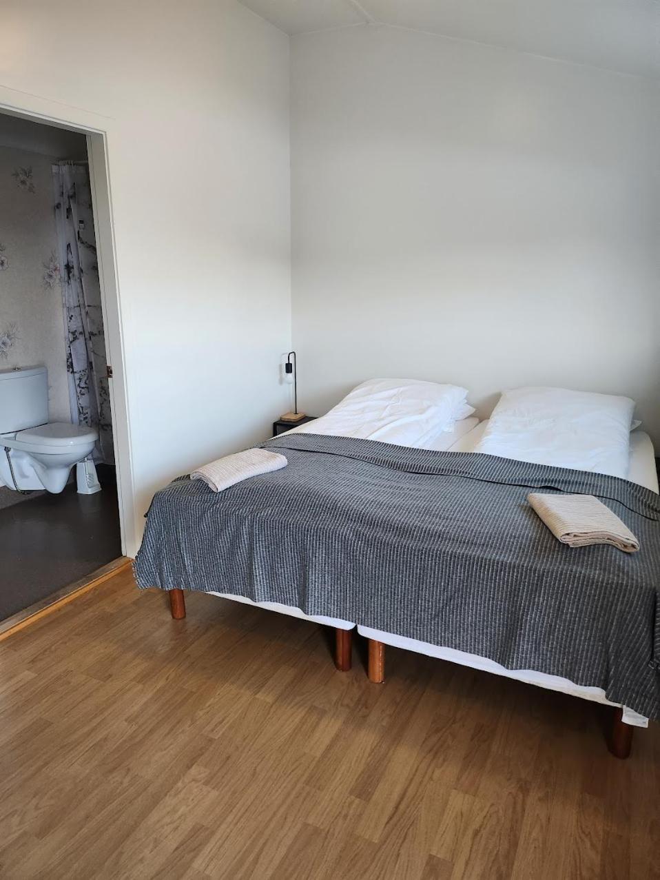 Fjos Guesthouse Вармахлид Экстерьер фото