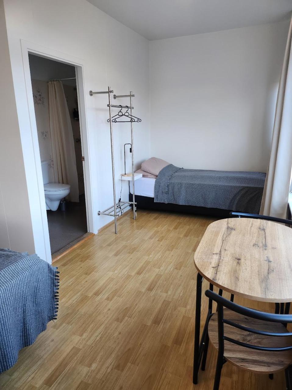 Fjos Guesthouse Вармахлид Экстерьер фото
