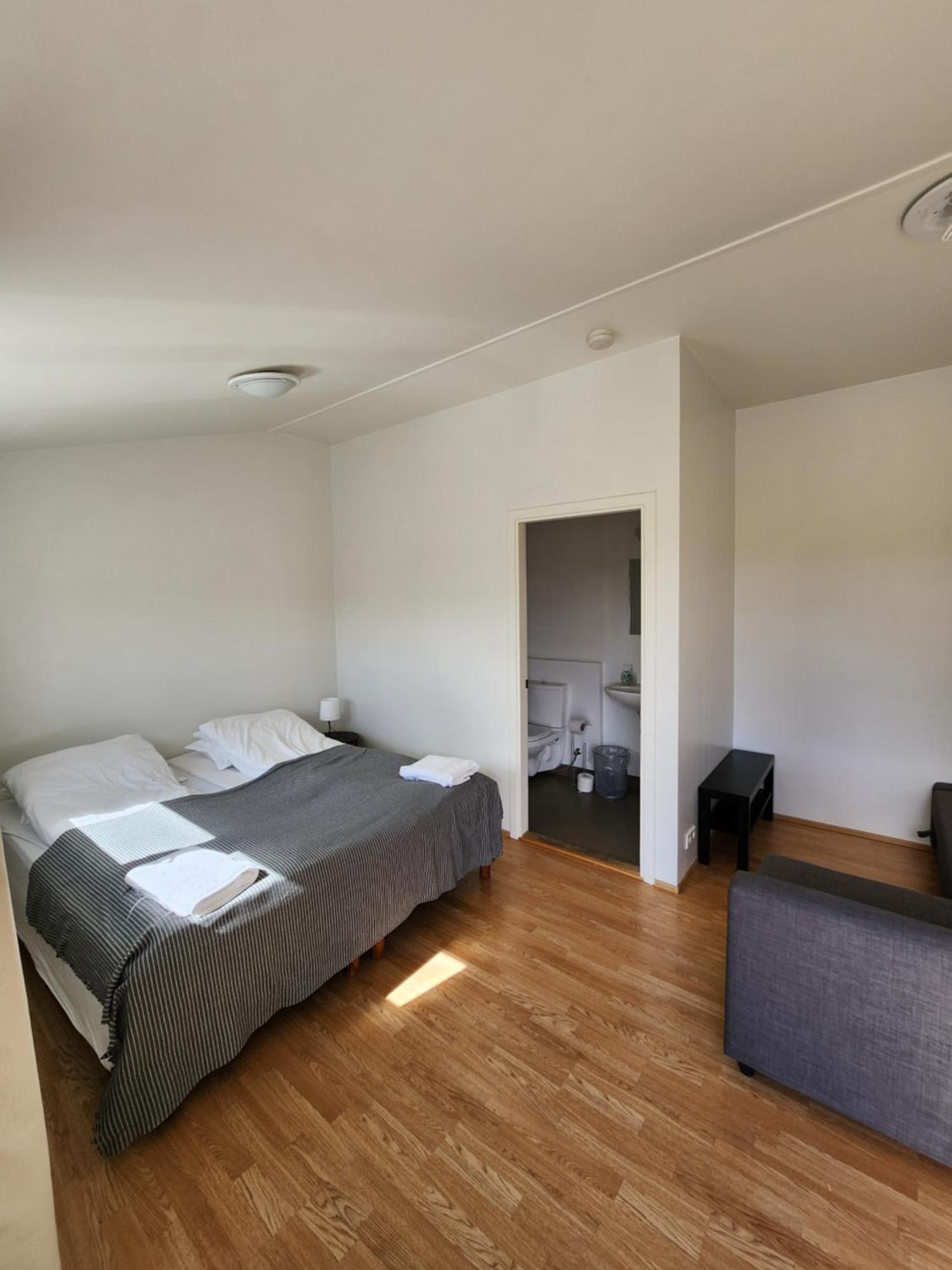 Fjos Guesthouse Вармахлид Экстерьер фото